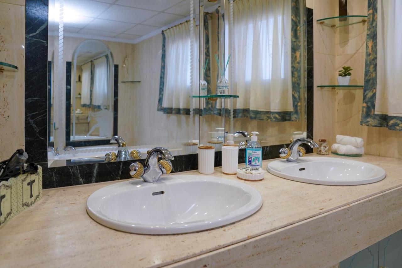 Tess Villa Cari Alhaurín de la Torre Exterior foto